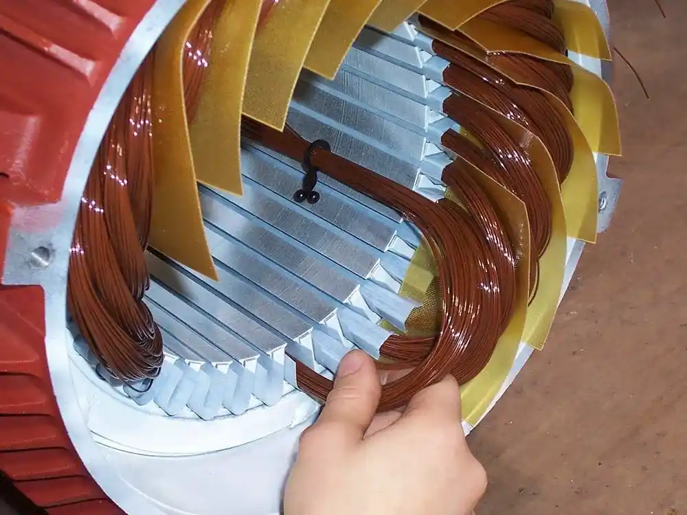 اگر تعداد سیم پیچ های الکتروموتور را کم یا زیاد کنیم چه اتفاقی می افتد؟